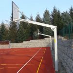 Korvpallikonstruktsioon klaasplast tagalauaga